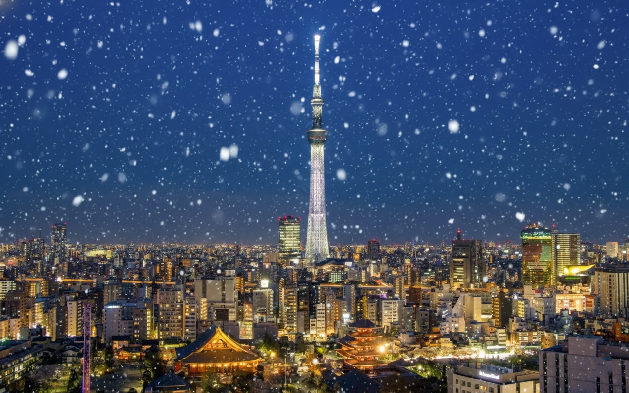 雪が降る東京スカイツリーのイメージ
